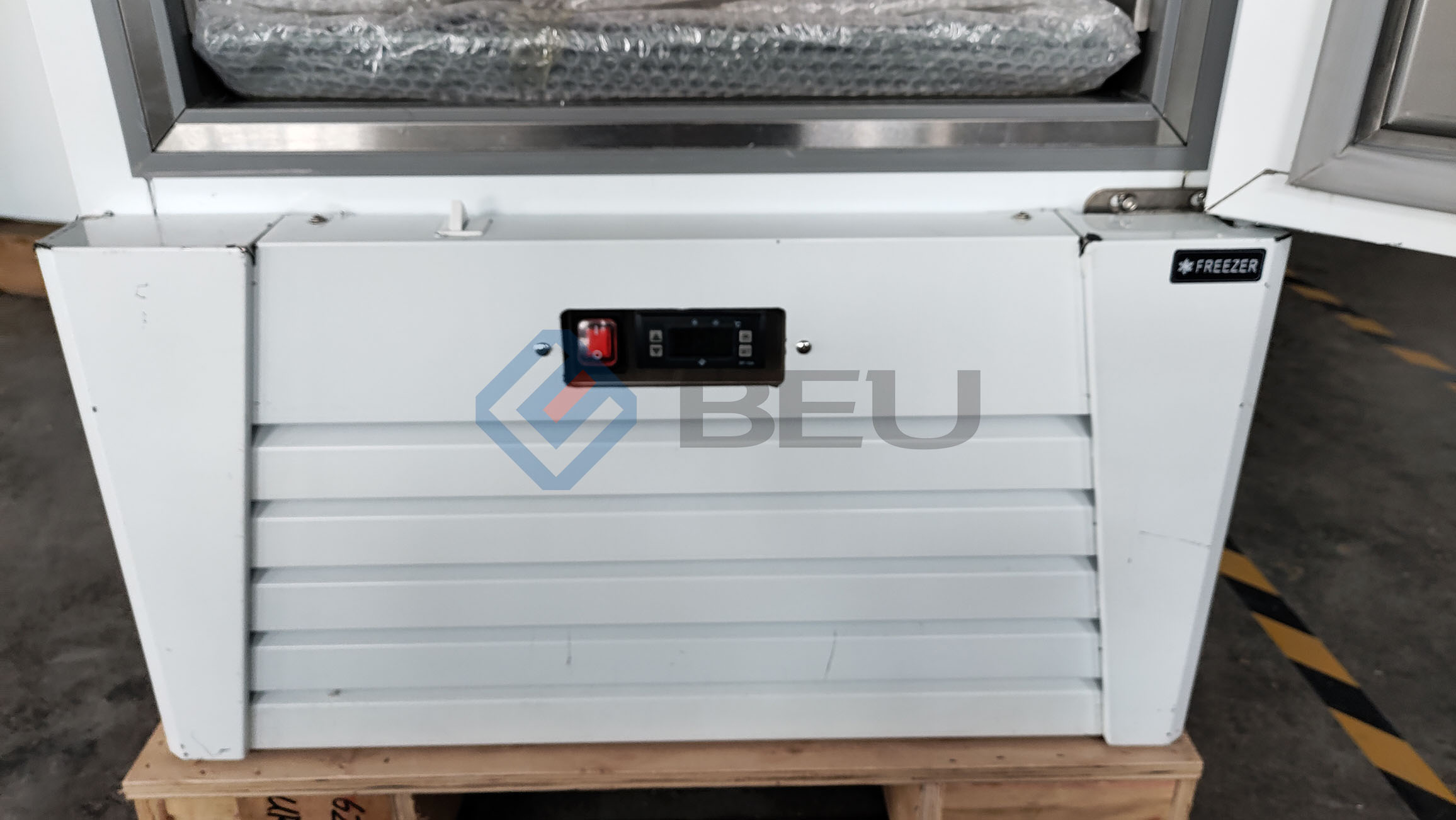 27" Single Door Bottom Mount  Reach‑In Freezer