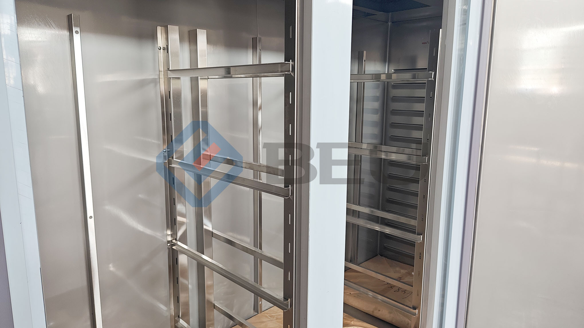 3 Door Commercial Reach-In Refrigerator